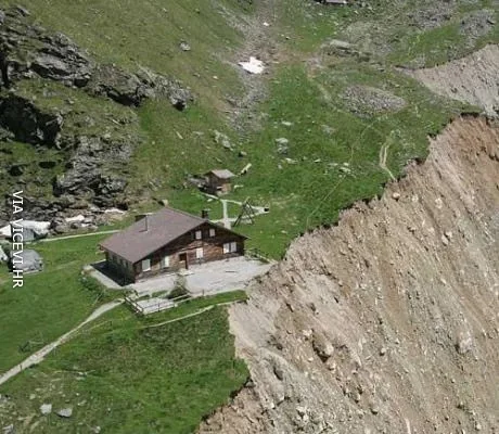 Mijenjam kuću u epicentru za kuću u centru
