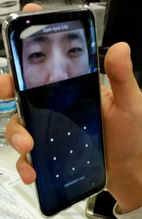 Samsung Galaxy S8 je rasist
