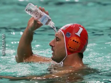 Može li mi netko ovo objasniti?